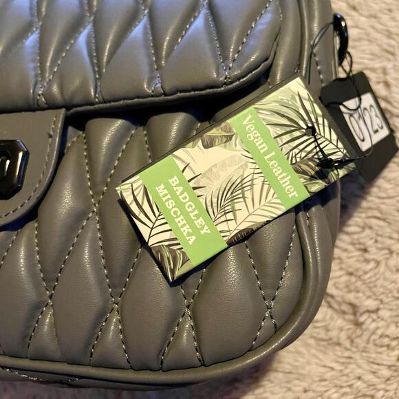 Badgley Mischka Messenger Bag Grey Quilted Chain New With Tags - Picture 7 of 9